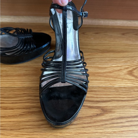 Free Lance Paris Pumps - Picture 3 of 8